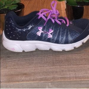 Women under Armour sneakers size 5.5